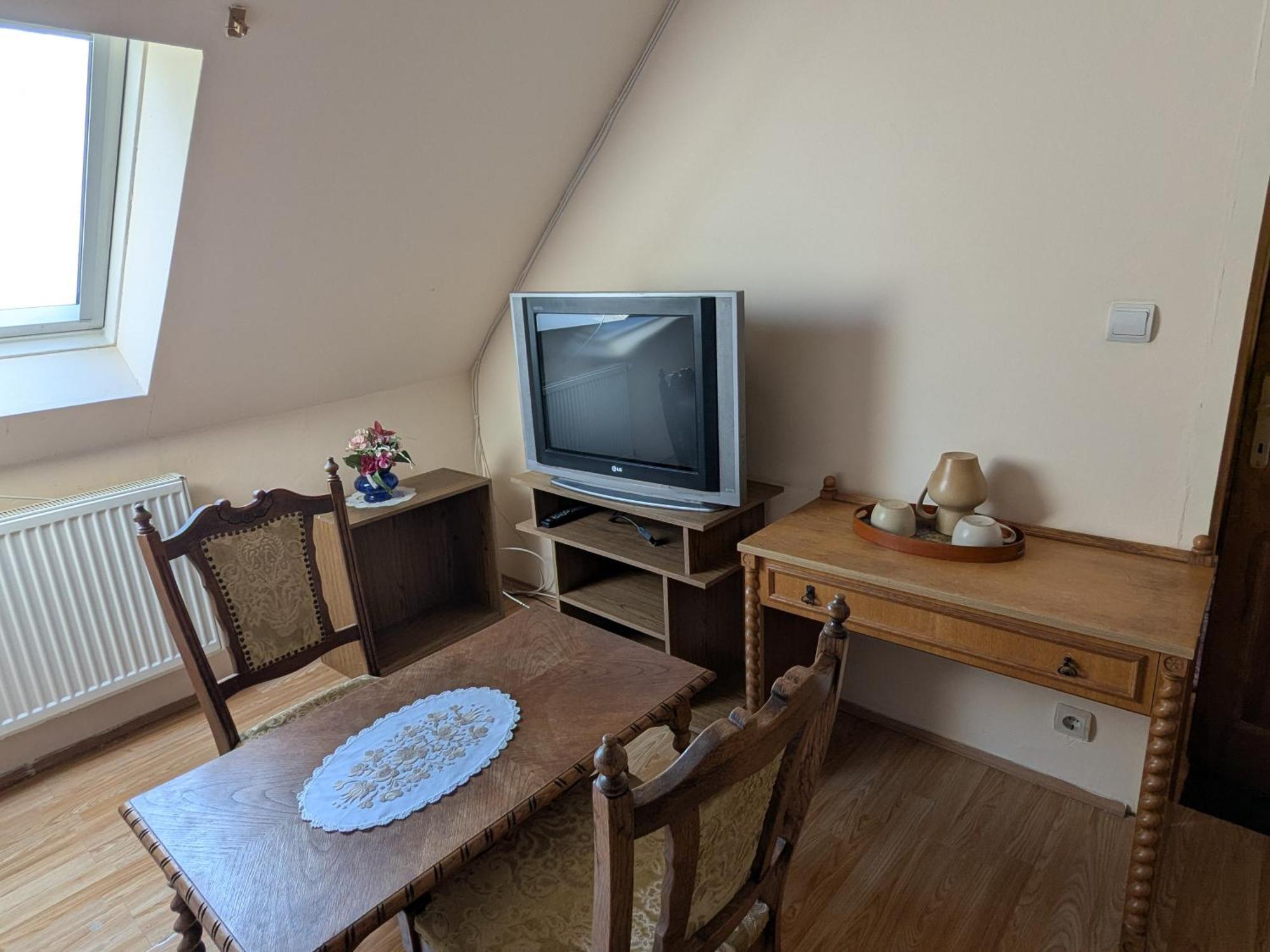 Valeria Vendeghaz Apartment Budakalasz Phòng bức ảnh